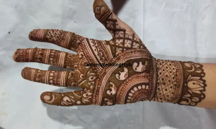 Arun Mehndi Art  Classes